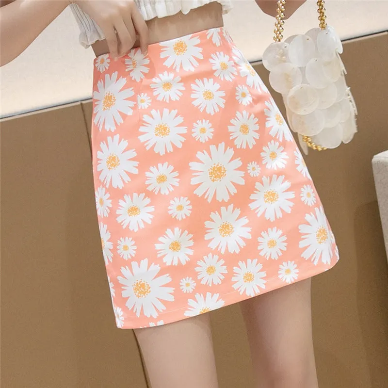 A-Line Hip Flattering Graffiti Printed Plus Size Summer Skirt