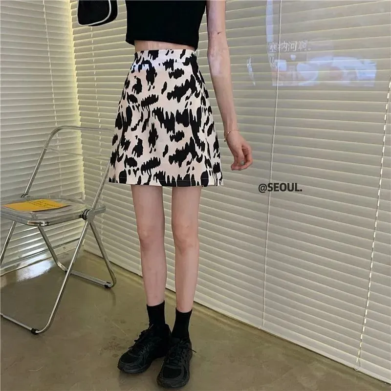 A-Line Hip Flattering Graffiti Printed Plus Size Summer Skirt