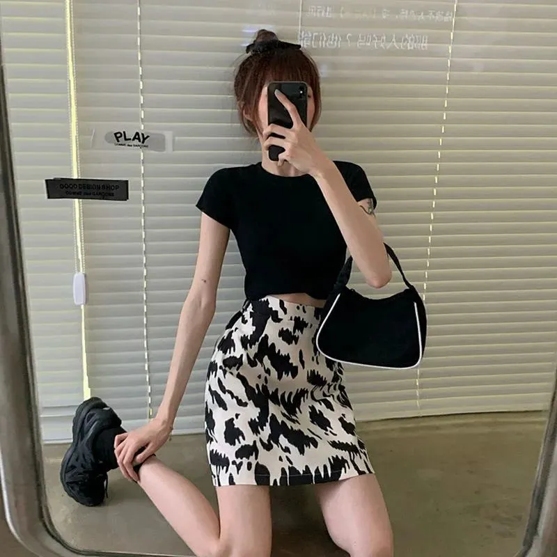 A-Line Hip Flattering Graffiti Printed Plus Size Summer Skirt